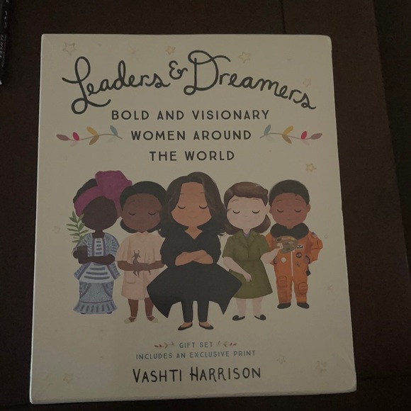 Book:  Vashti Harrison’s Little Dreamers Gift Set - Picture 1 of 6